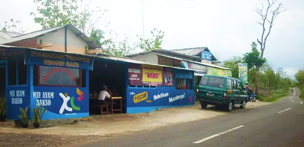 Warung Makan Pinggir Jalan