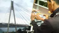 Bisnis Fotografi di Jembatan Barelang