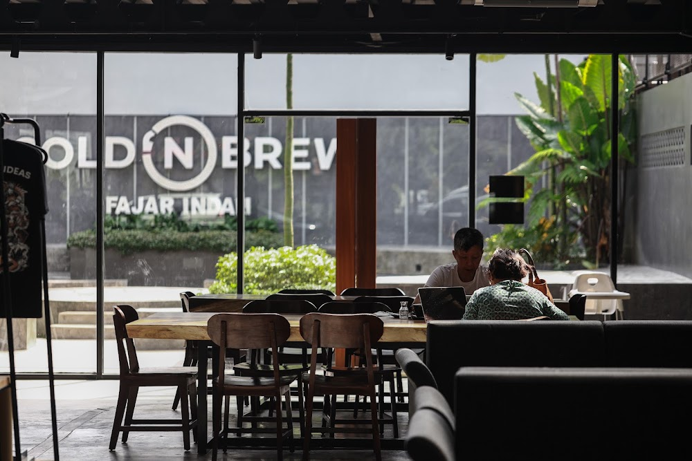 Coffee Shop Solo yang Cocok Buat Kerja WFC Cold 'N Brew - Fajar Indah